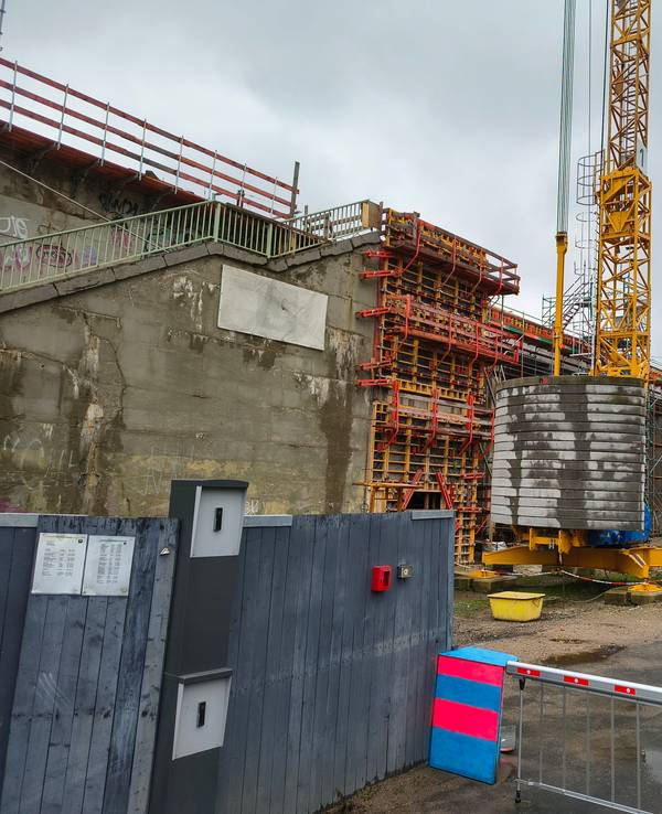 In diesem Bereich der Mülheimer Brücke soll eine zusätzliche Abstützung eingebaut werden.