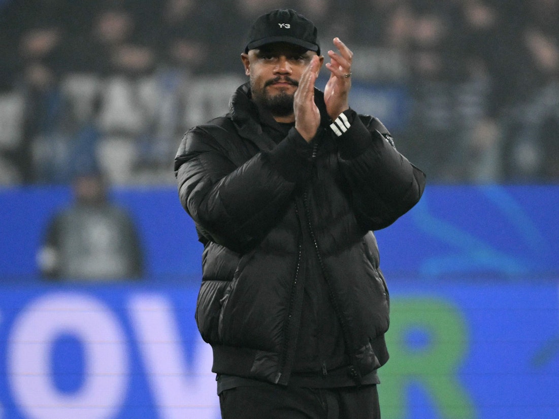 Vincent Kompany klatscht in die Hände.