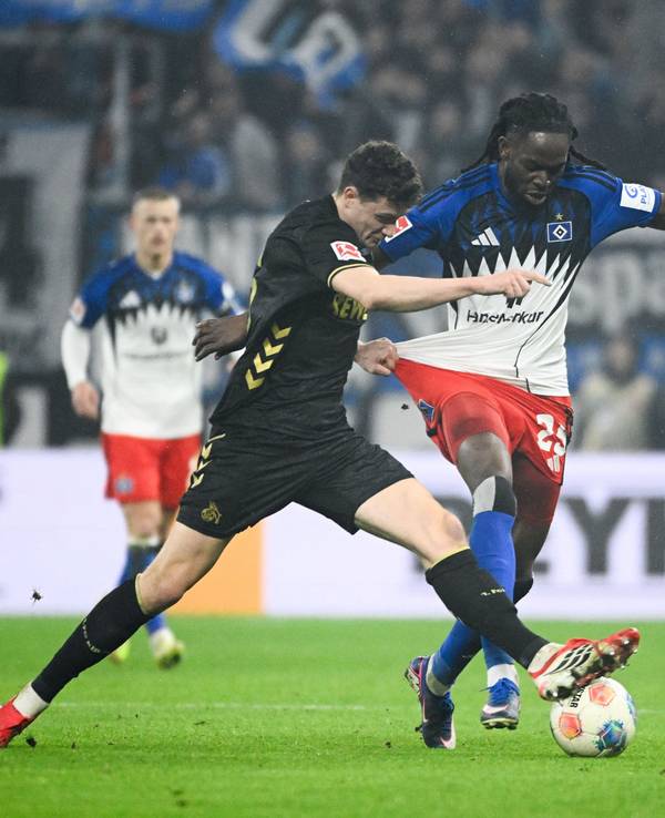 Eric Martel im Duell mit Jordan Torunarigha.