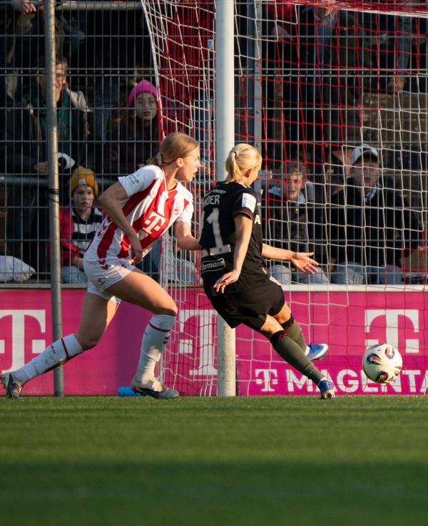 Pernille Harder (FC Bayern München) traf gegen Köln doppelt.