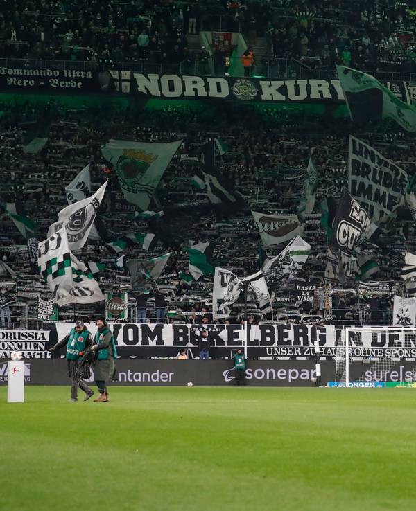 Blick in die Fankurve von Borussia Mönchengladbach.