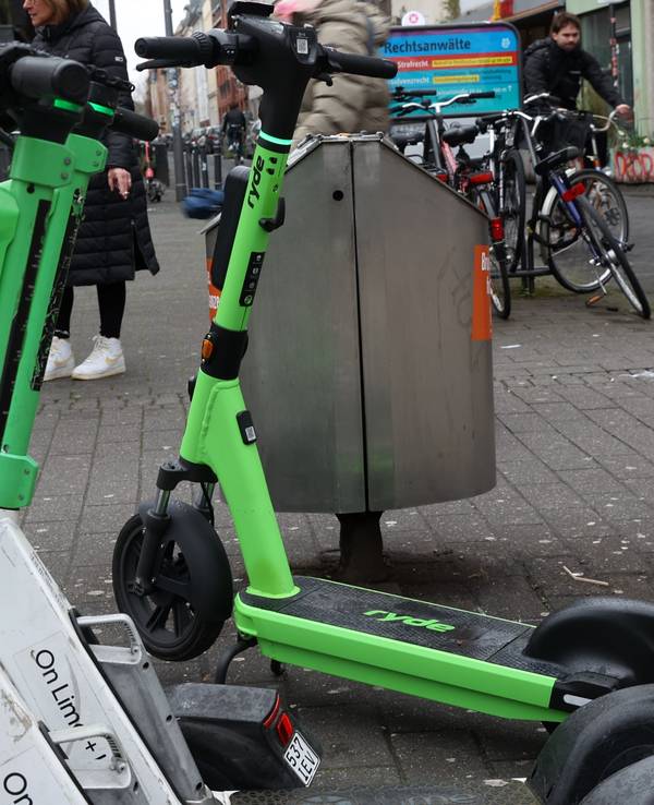 Seit Neuestem ist auch der Anbieter Ryde Technology mit seinen E-Scootern in Köln vertreten.