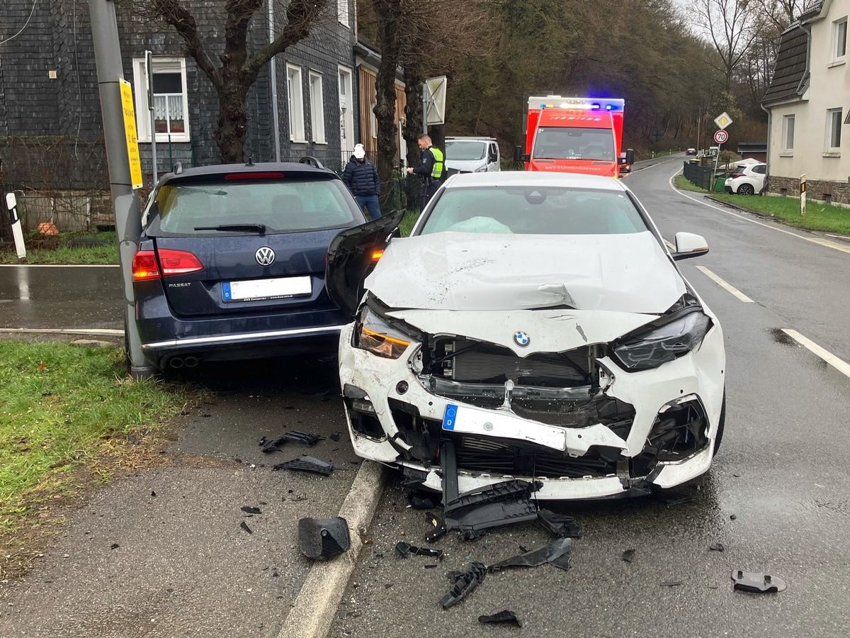 Unfall im Kreuzungsbereich in Lindlar.