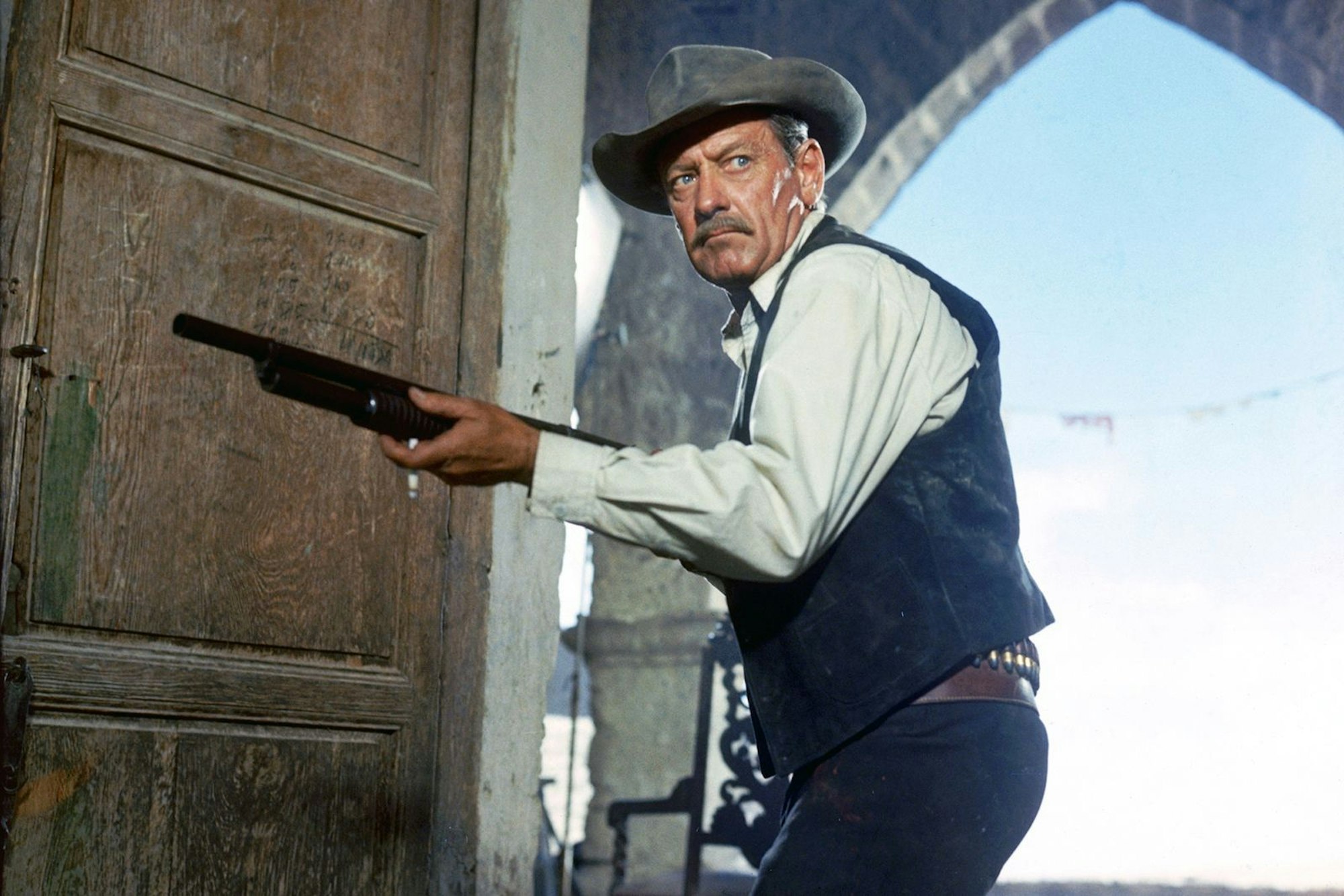 1969 schrieb Regisseur Sam Peckinpah Filmgeschichte: In seinem Western bilden zwei blutige Schießereien den viel diskutieren, brutalen Abschluss. (Bild: ARTE France / Warner Bros.)