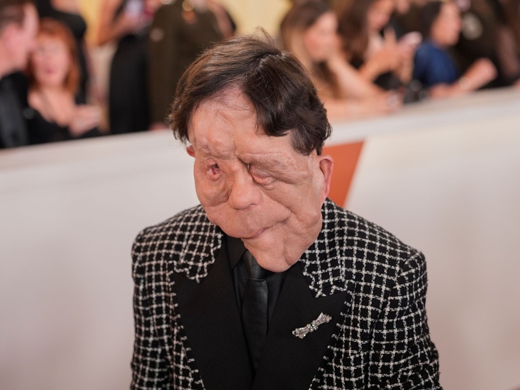 Adam Pearson kommt zur Oscar-Verleihung im Dolby Theatre in Los Angeles.