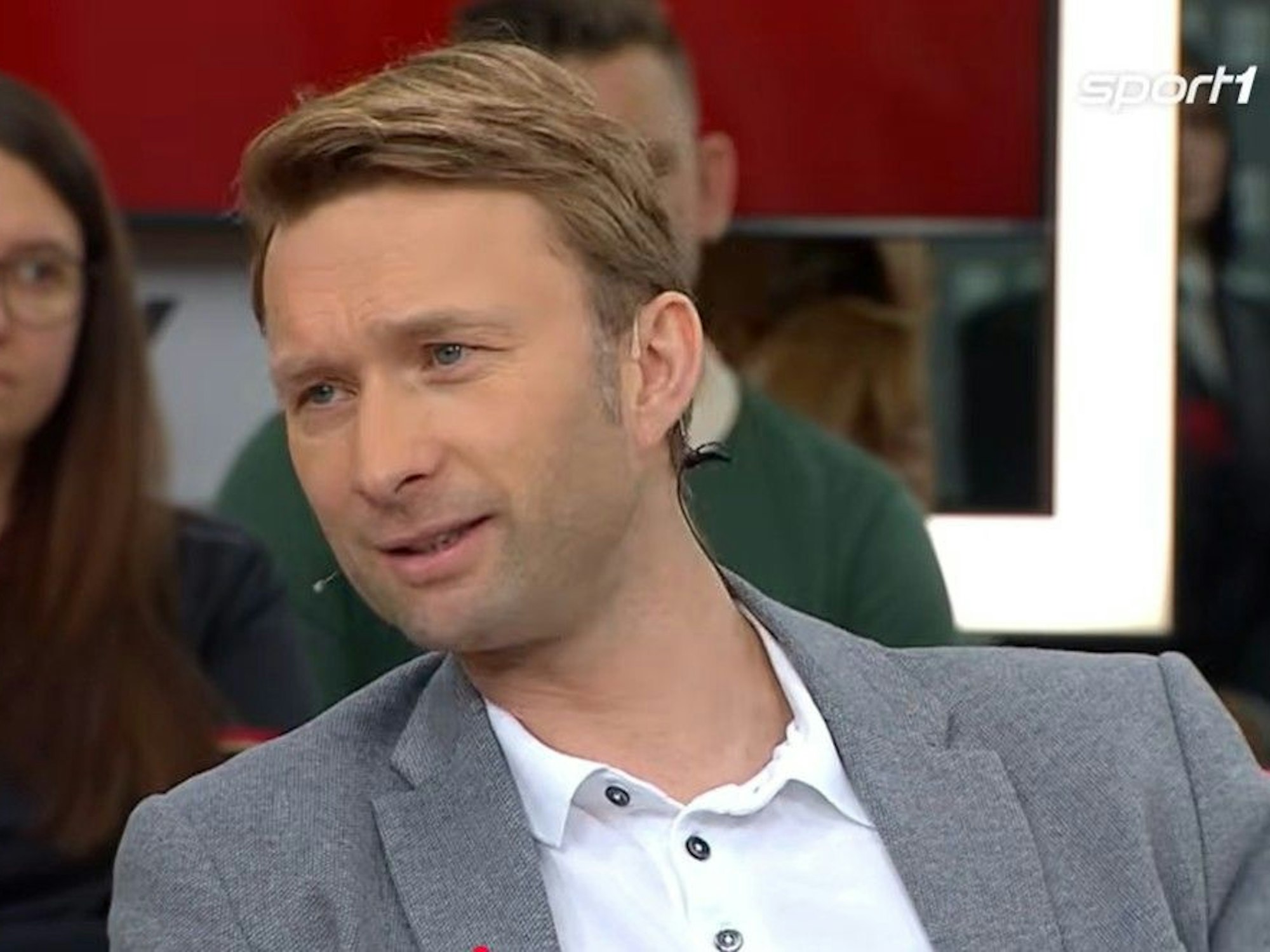Simon Rolfes spricht im „Doppelpass“ auf Sport1.