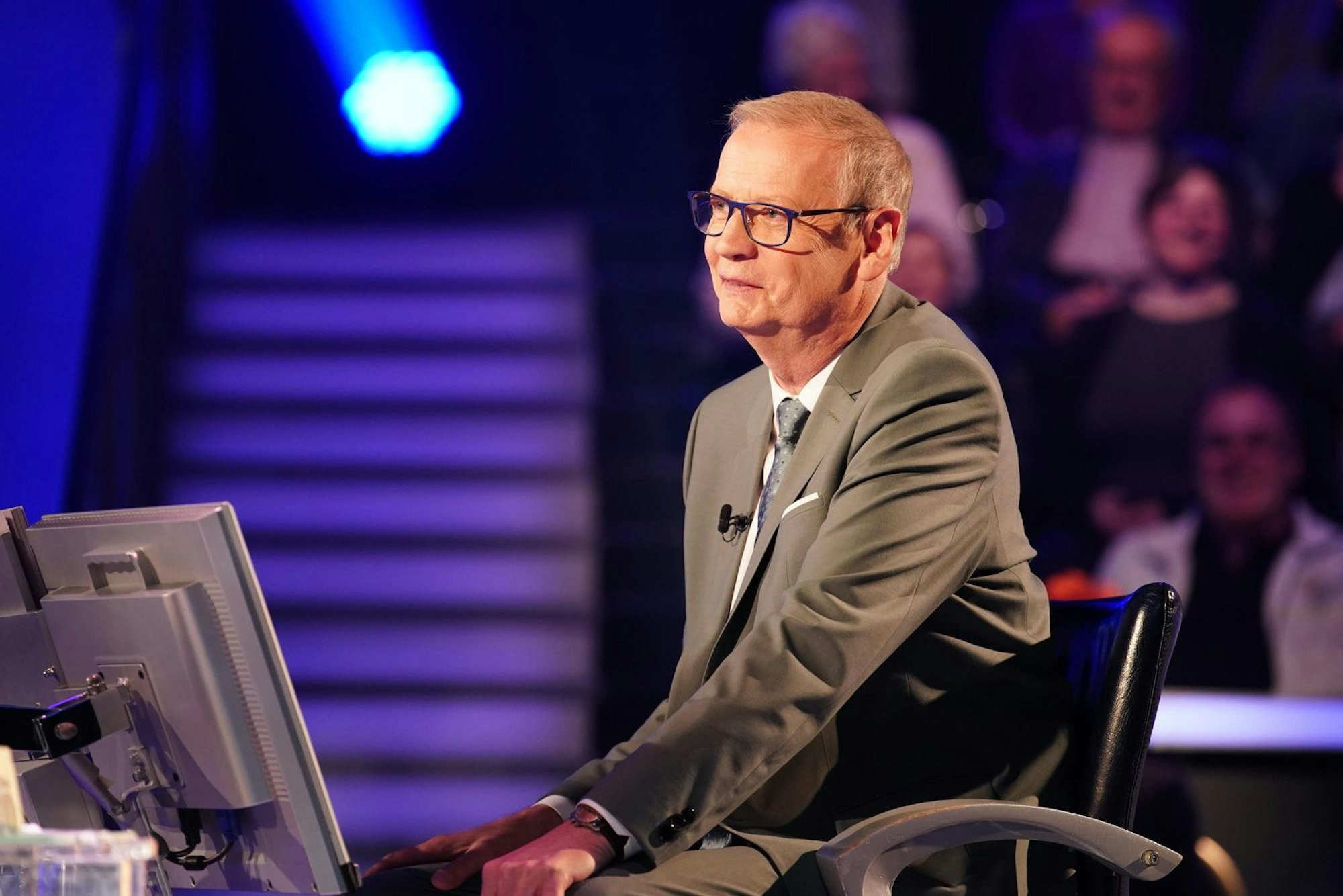Günther Jauch musste sich über eine Anekdote seines Rate-Gastes sehr wundern. (Bild: RTL / Stefan Gregorowius)