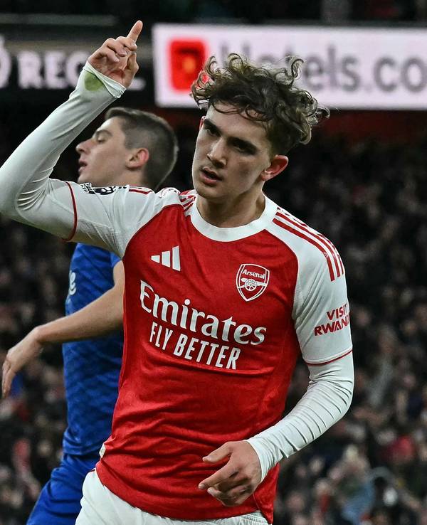 Max Dowman feiert seinen historischen Treffer gegen den FC Everton im Emirates-Stadion.