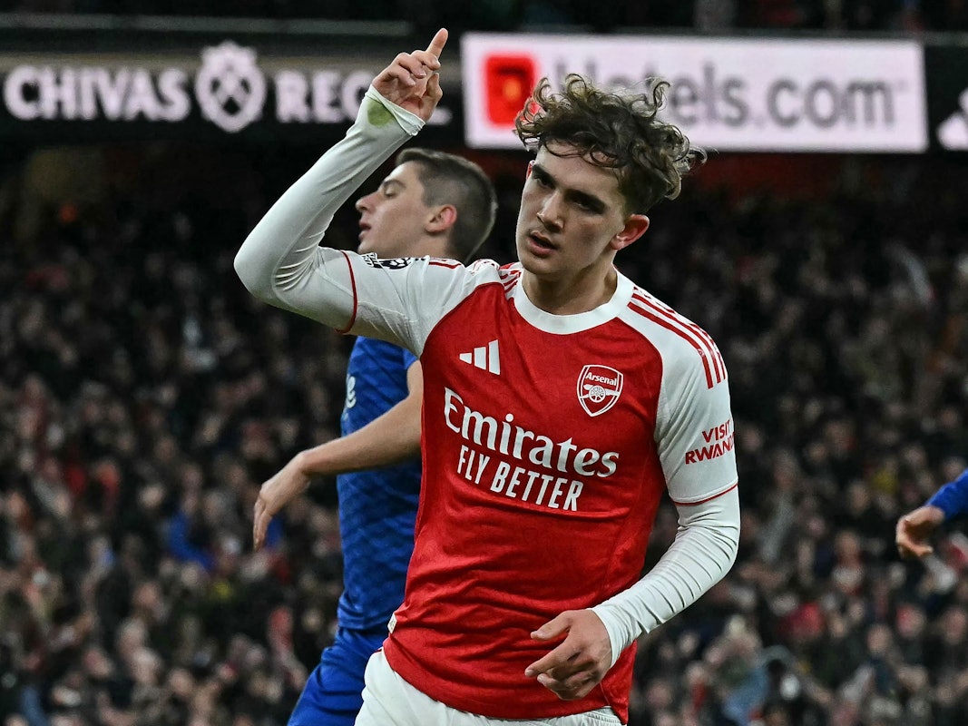 Max Dowman feiert seinen historischen Treffer gegen den FC Everton im Emirates-Stadion.