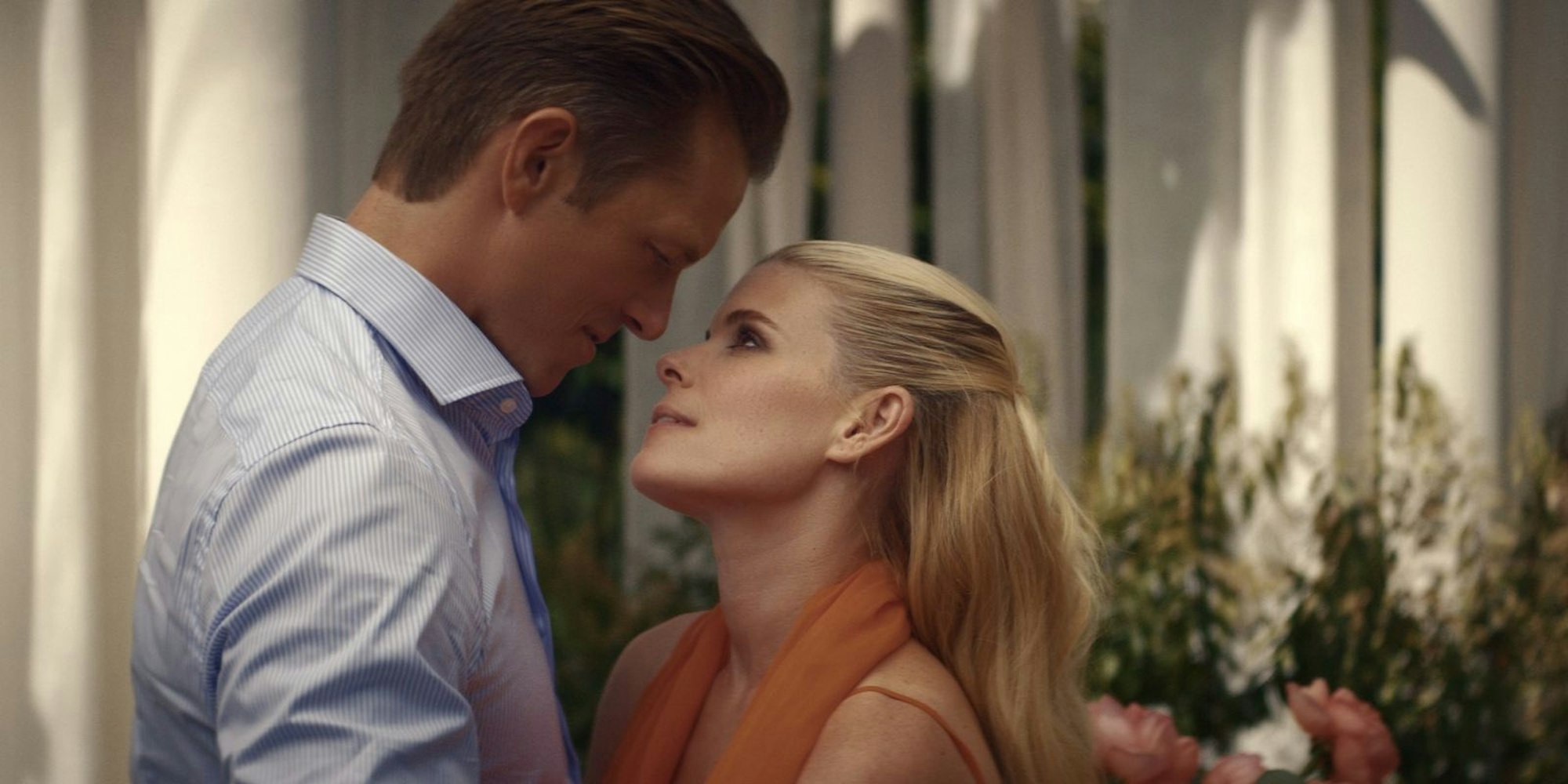 Für Robert (Joel Kinnaman) ist Nancy (Kate Mara) die große Liebe: Doch hat er vielleicht zu viel getan, seine Frau nicht zu verlieren? (Bild: © Apple TV)
