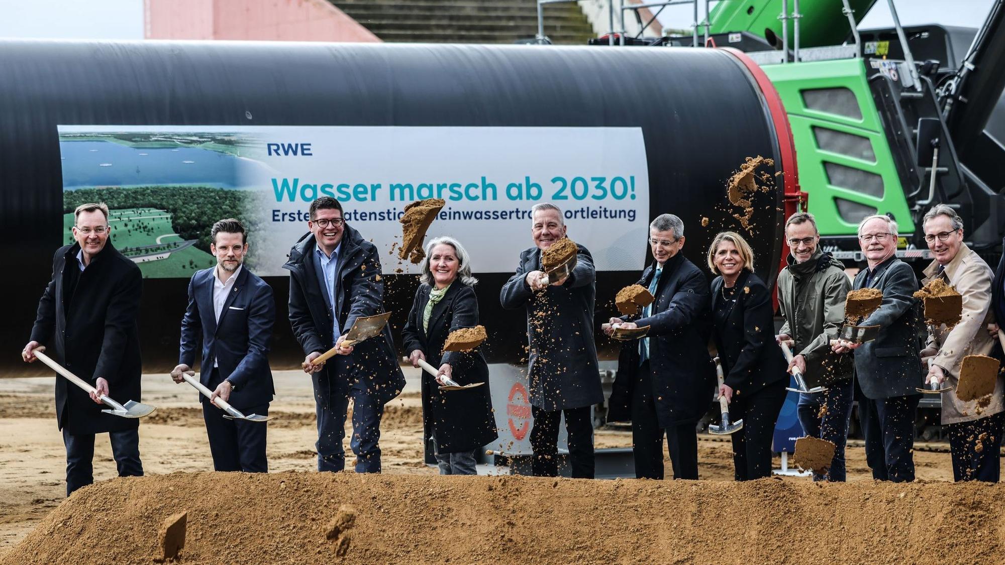 Spatenstich für den Bau der Rheinwassertransportleitung