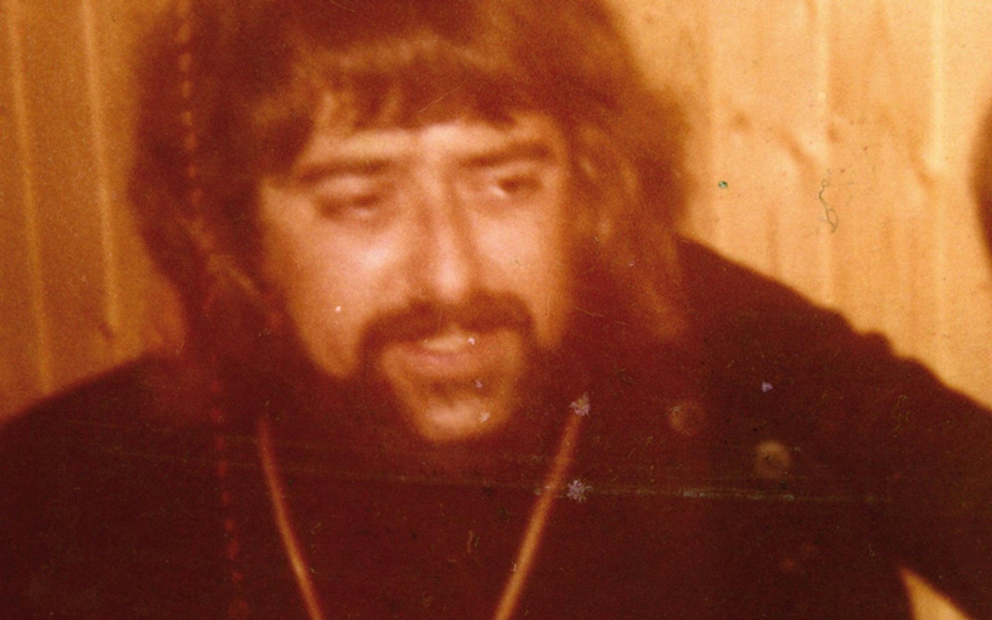 Karl-Heinz Ulrich im Jahr 1968. Optisch war er damals noch ziemlich wild unterwegs. (Bild: Die Amigos / privat)