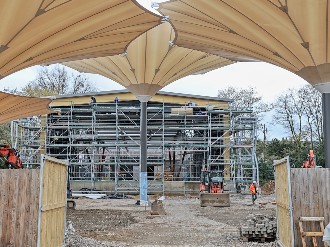 Blick auf die Baustelle am Tanzbrunnen.