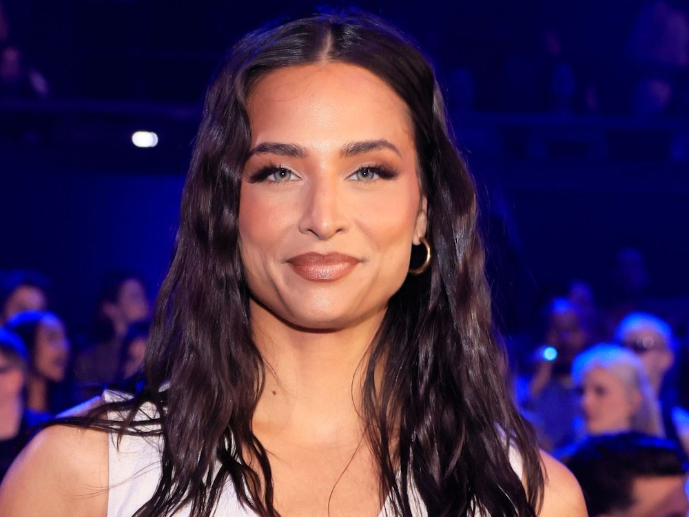 Amira Aly (Bild) und Paula Lambert beenden ihren Podcast „Iced Macho Latte“. (Bild: 2025 Getty Images/Sebastian Reuter)