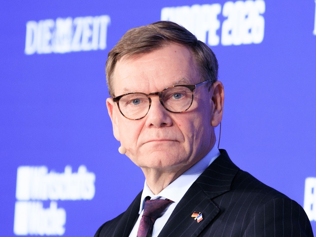 Bundesaußenminister Johann Wadephul schaut in die Kamera.