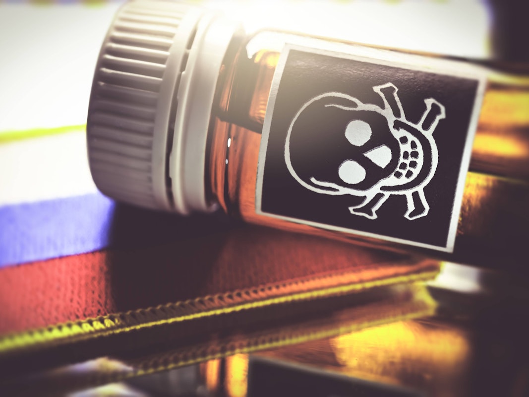 Fläschchen mit Totenkopf.