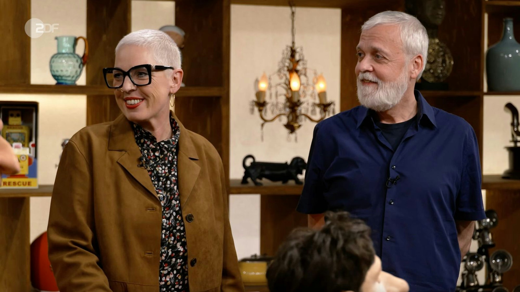 Der Verkäufer erklärte, er sei Puppenspieler - und zwar für die „Sesamstraße“. (Bild: ZDF)