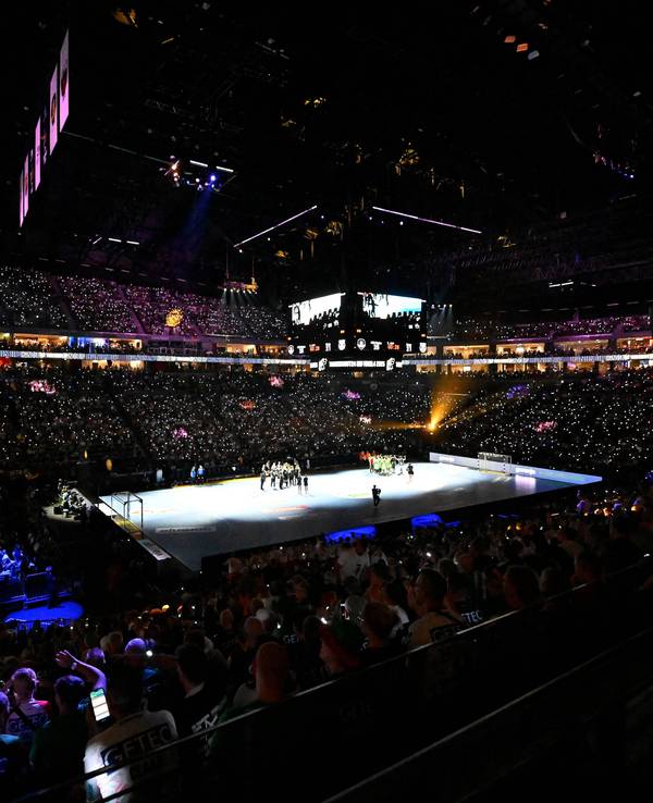 Blick in die Lanxess-Arena beim Handball.