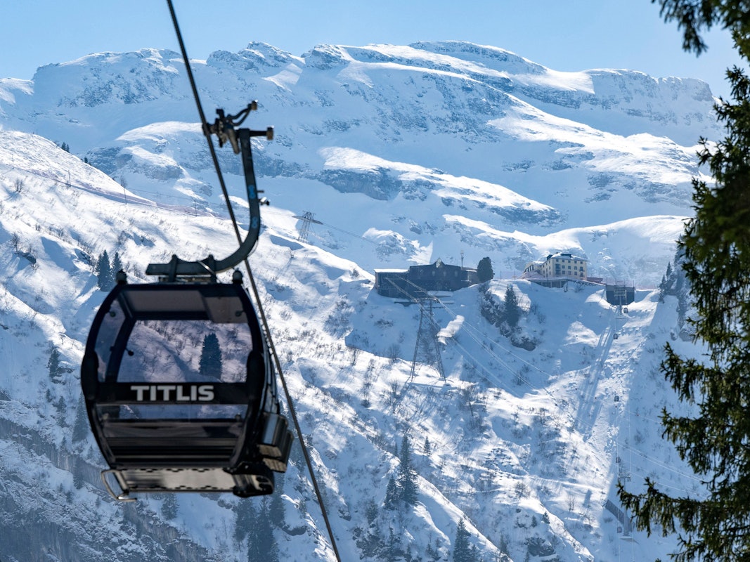 Eine Gondel der Gondelbahn Titlis Xpress Engelberg-Trübsee ist auf der Gerschnialp zu sehen. Im Schweizer Skigebiet Engelberg ist eine Gondel abgestürzt.