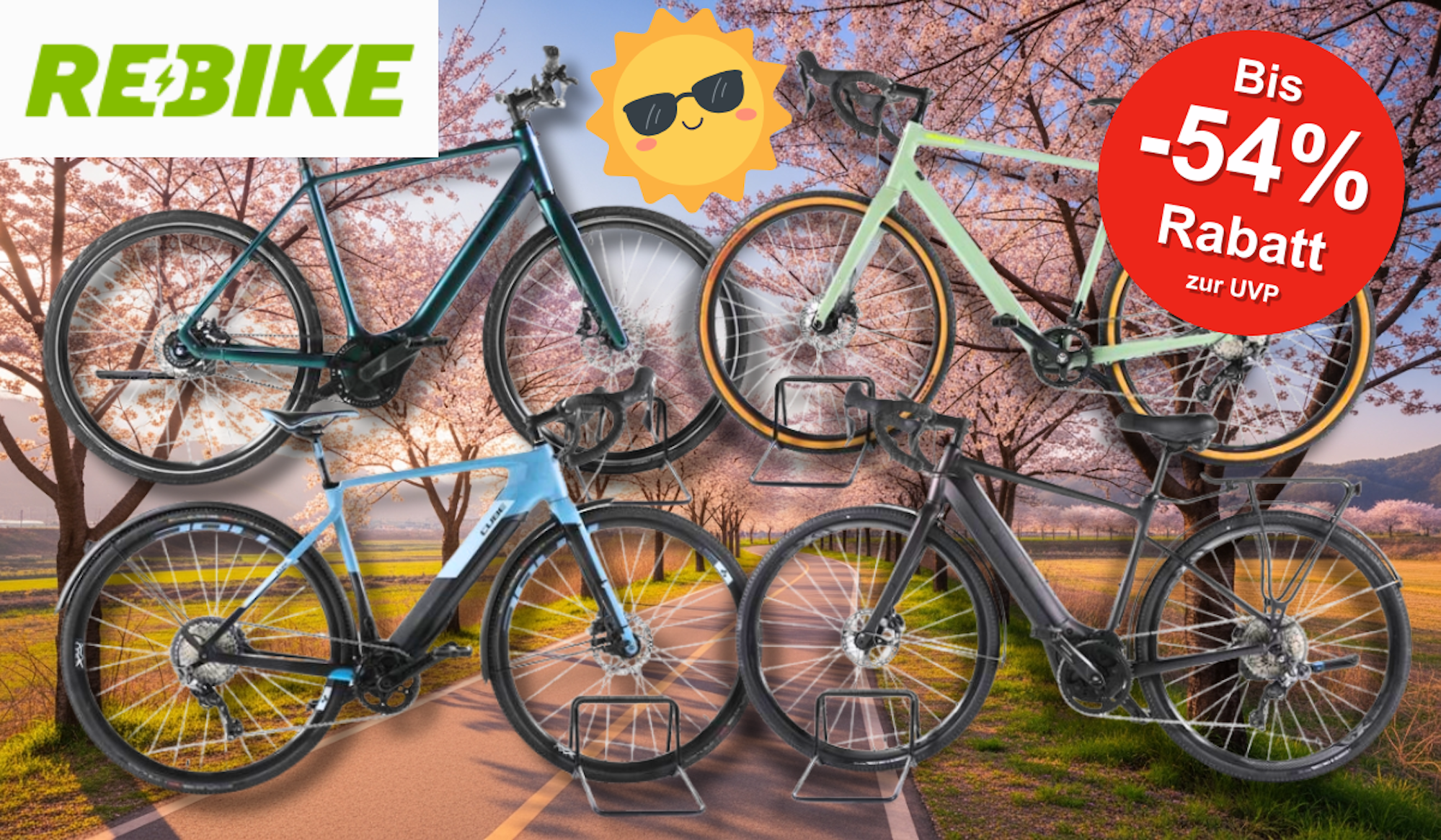 4 Verschiedene Gravel E-Bikes vor einem blühenden Radweg.