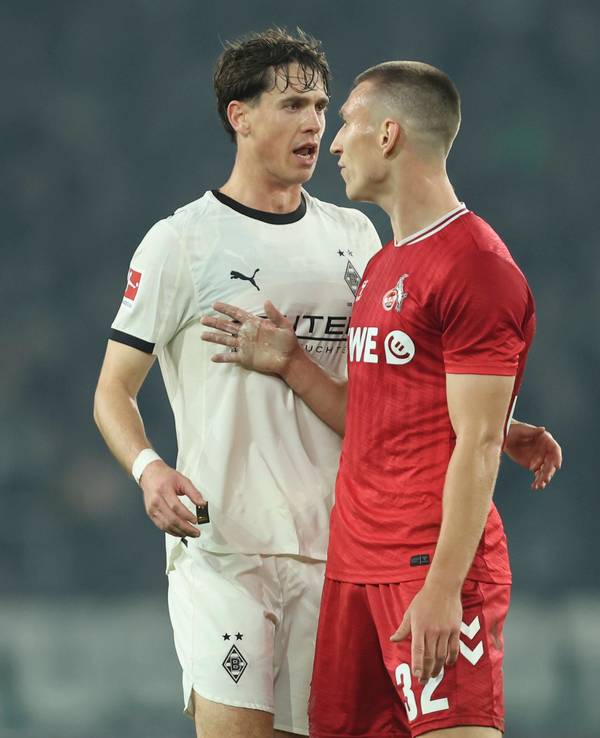 Kristoffer Lund behauptet sich im Derby mit dem 1. FC Köln.