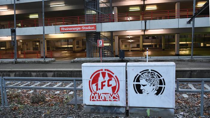 Blick auf die Haltestelle am Rheinenergie-Stadion: Auch am Derby-Samstag wird in NRW gestreikt, KVB-Stadtbahnen sollen aber nicht betroffen sein.