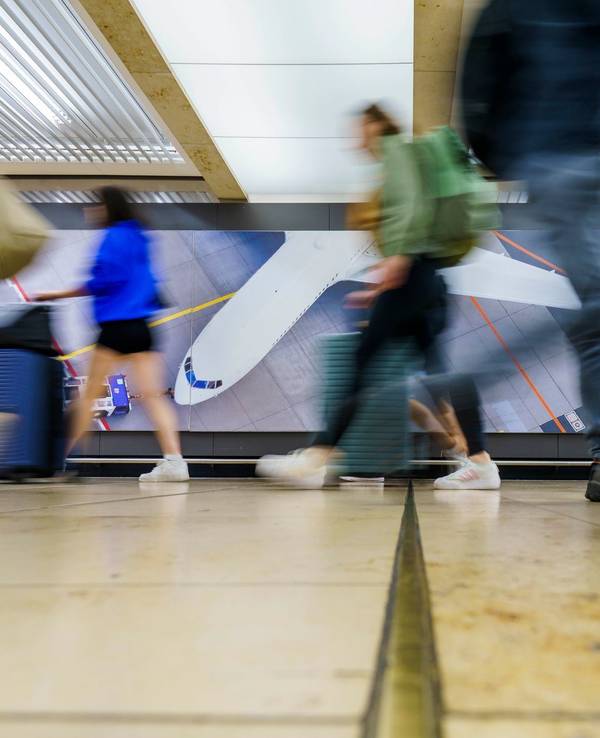 Passagiere im Flughafen Frankfurt/Main
