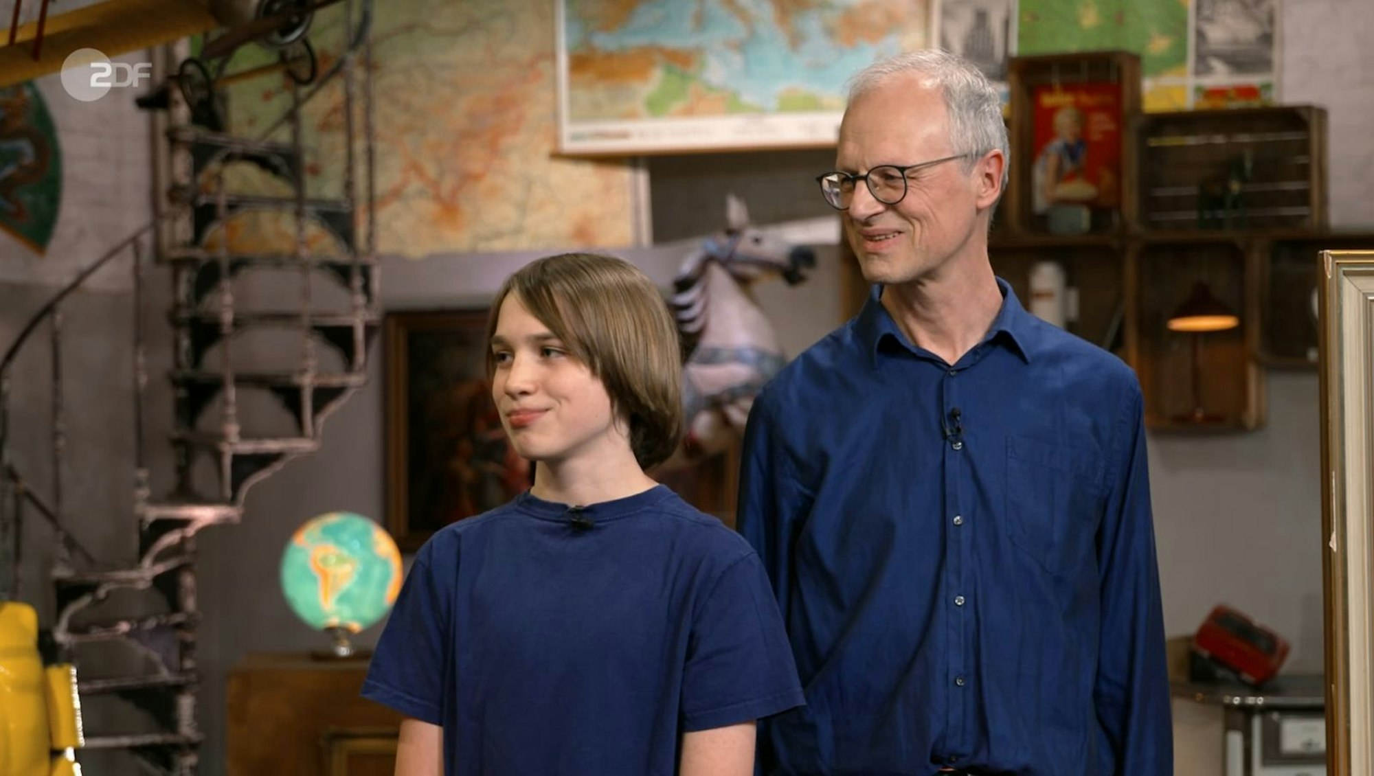 Das Gemälde kam infolge einer Haushaltsauflösung in den Besitz von Verkäufer Jakob (links). (Bild: ZDF)