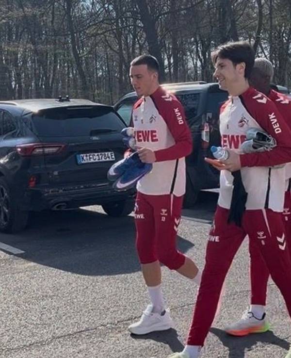 Die FC-Profis Said El Mala, Denis Huseinbasic und Ragnar Ache machen sich am Geißbockheim auf zum Training.