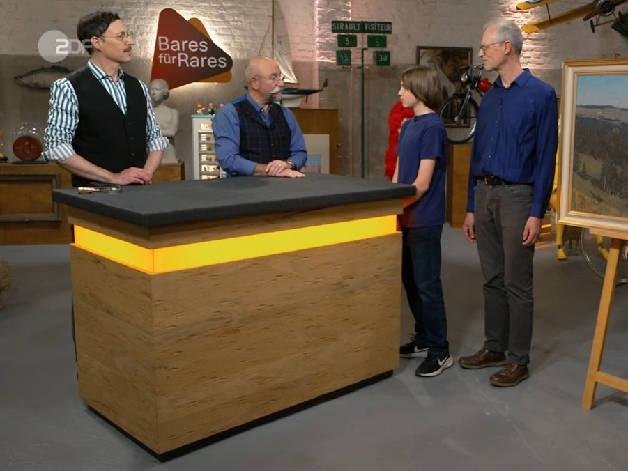 Mit einem Bild im Gepäck versuchte bei „Bares für Rares“ ein Schüler sein Glück. (Bild: ZDF)