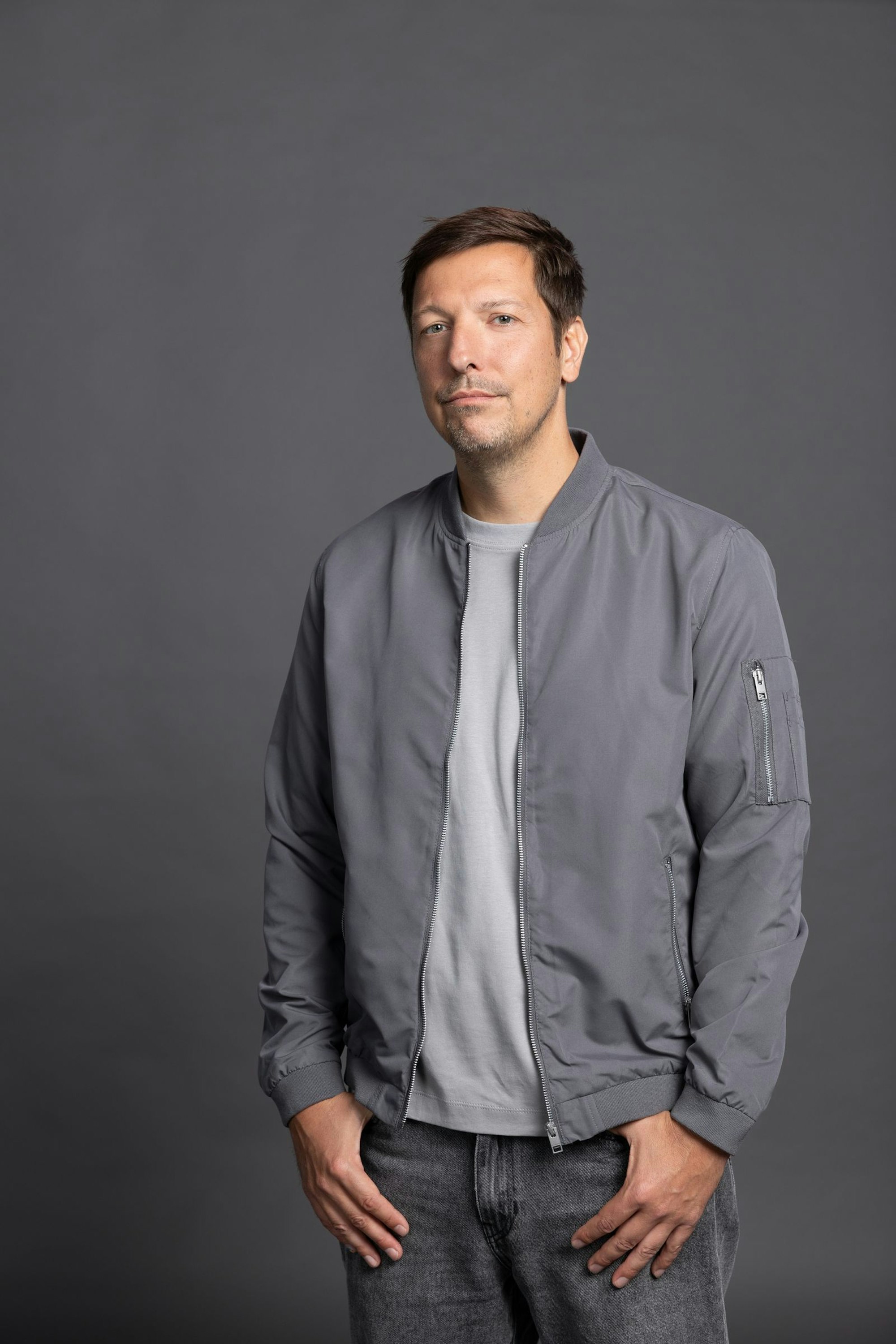 Für Thilo Mischke, 45, ist der Film über die Coaching-Welt der zweite in diesem Frühjahr, der einen ProSieben-Abend am Montag füllt. Am 2. März lief sein Film „Thilo Mischke. Trump - The greatest Realityshow“ am Montag, 2. März. Beide Reportagen finden sich nach Ausstrahlung auch bei Joyn. (Bild: Joyn/Nadine Rup)