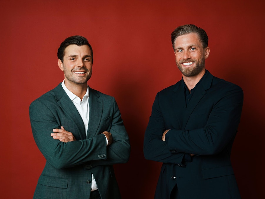 Tim Reitz (links) und Sebastian Paul sind die neuen „Bachelors“ von RTL.