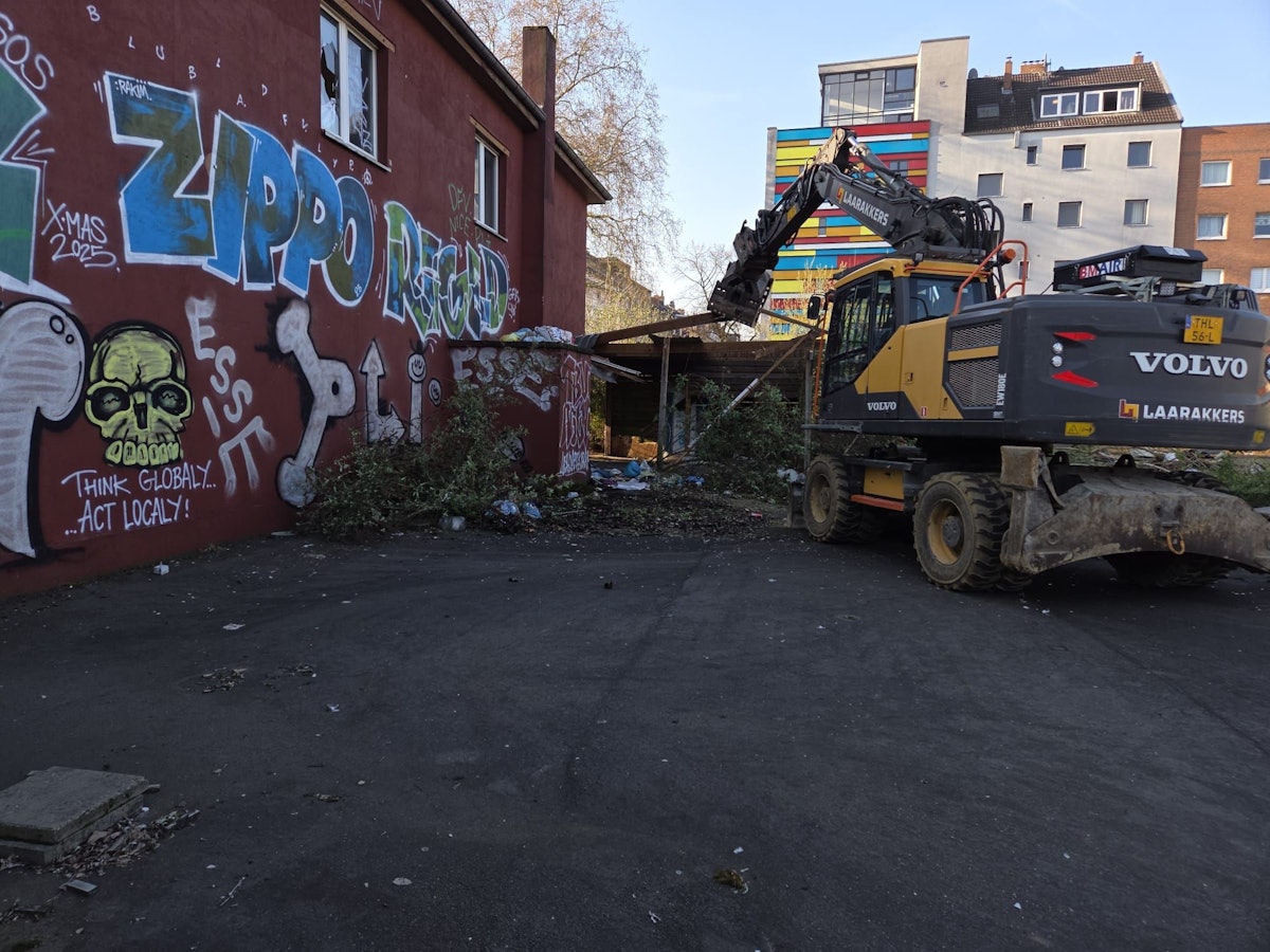 Auf dem Industriegelände hatte sich die Drogenszene angesiedelt. Geplant ist hier seit vielen Jahren ein Mahnmal für die Opfer des Nagelbombenattentats 2004.