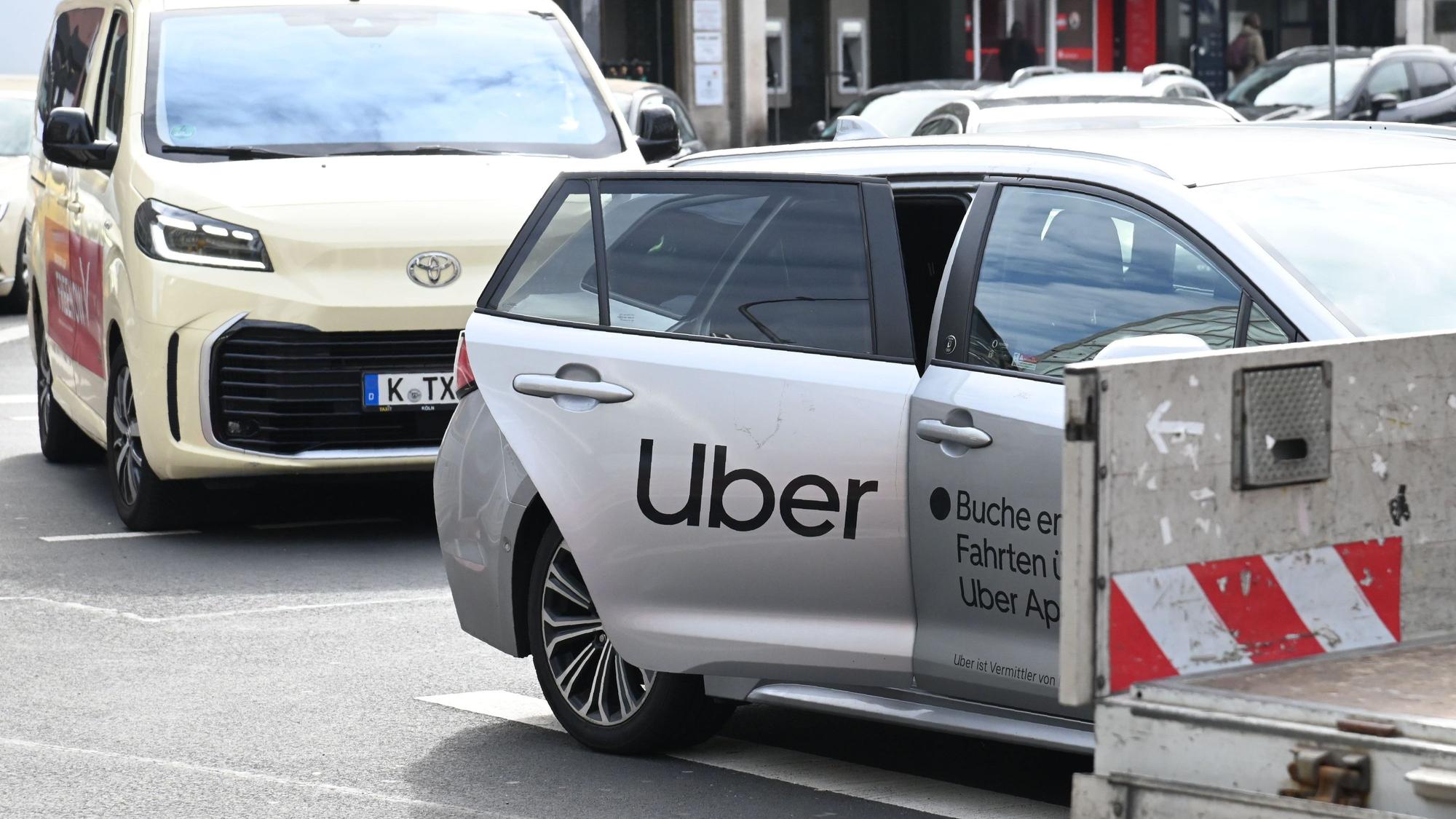 Ein Uber-Fahrzeug in Köln