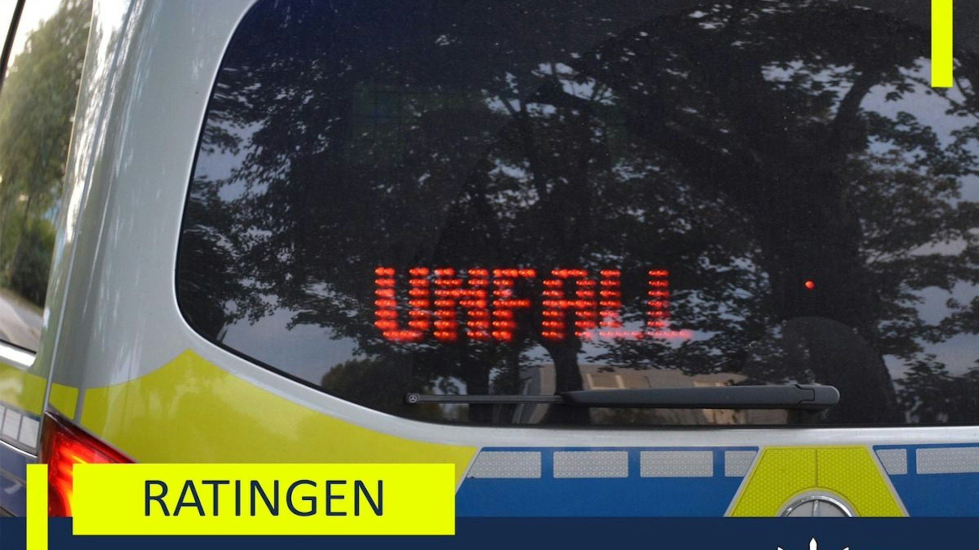 Ein Polizeiwagen bei einem Einsatz.