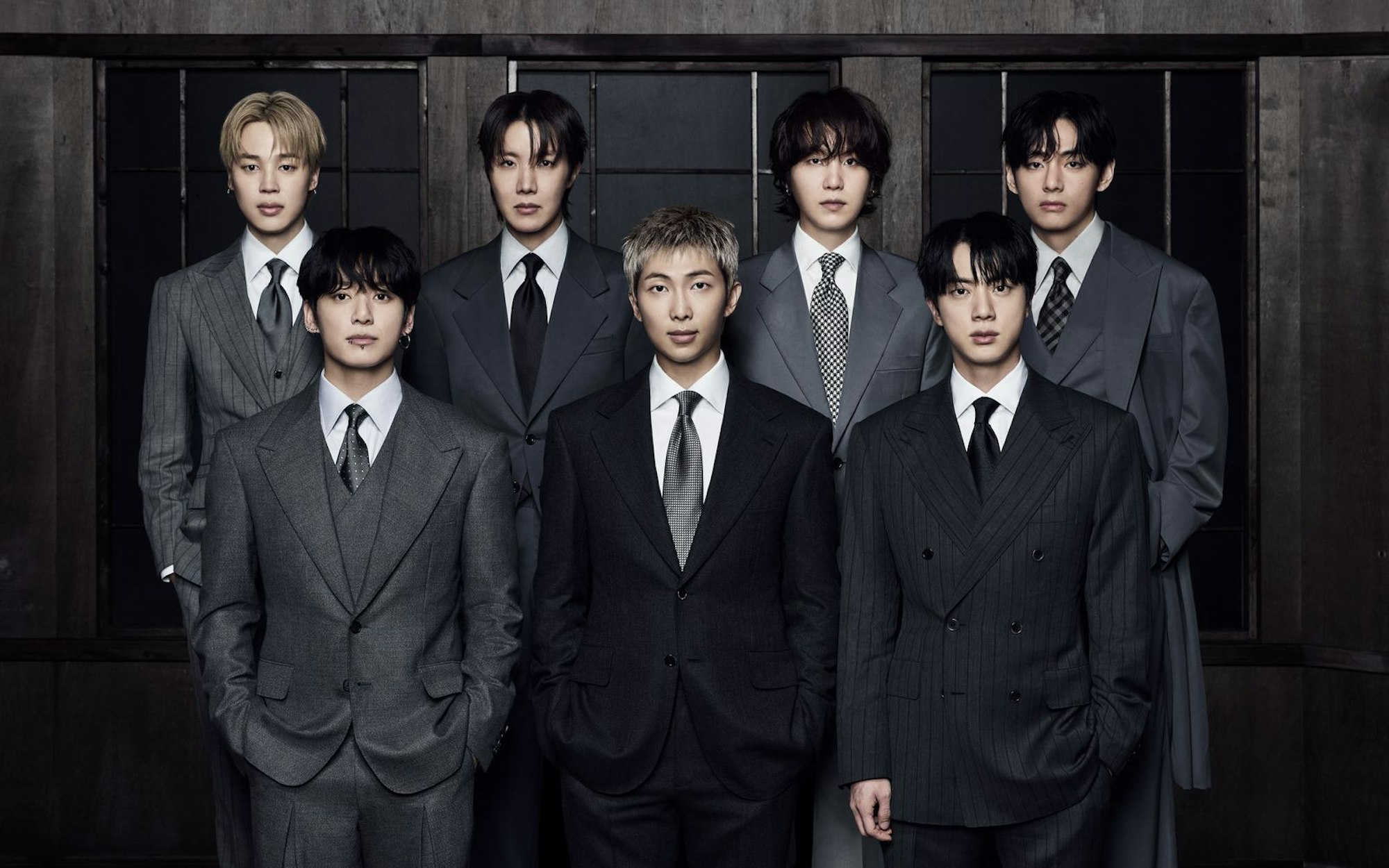 Sie gingen als Boyband, sie kommen zurück als Boyband: Nach dem Pflichtdienst beim Militär feiern BTS mit „Arirang“ ihr Comeback. (Bild: Universal Music)