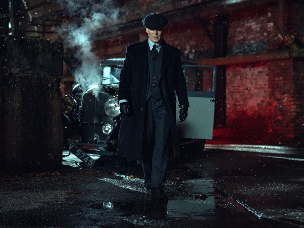 Oscarpreisträger Cillian Murphy kehrt als Thomas Shelby in der Filmfortsetzung der britischen Erfolgsserie „Peaky Blinders“ zurück. (Bild: Netflix / Robert Viglasky)