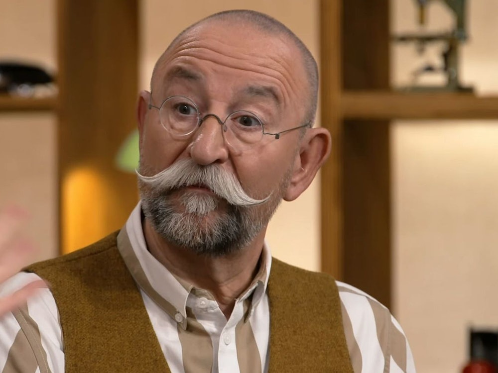 Ein Massagestab für besondere Bedürfnisse sorgte bei „Bares für Rares“ für Aufsehen. Anfangs wusste Horst Lichter nicht, was das Ding überhaupt sein sollte und machte große Augen, als die Expertin über die Anwendungsbereiche referierte. (Bild: ZDF)