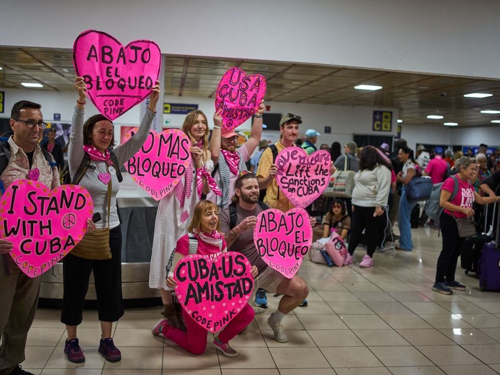 Aktivisten bringen Tonnen Hilfsgüter nach Kuba