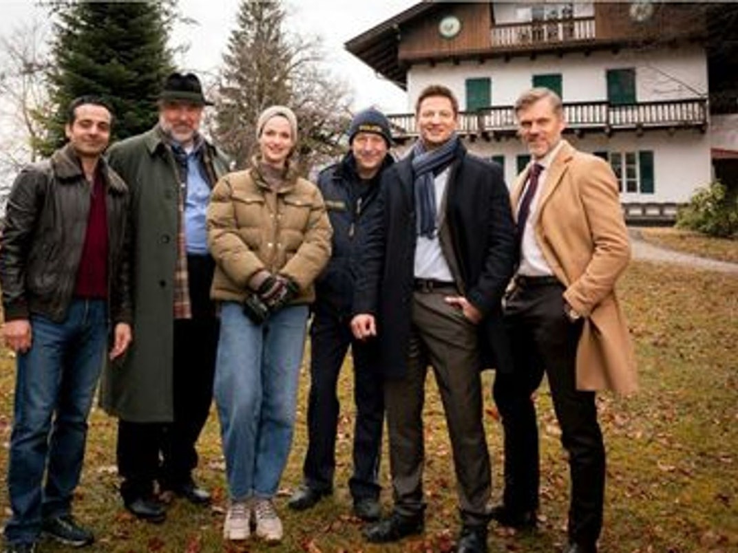 Das Weihnachtsspecial von „Die Rosenheim-Cops“, „Kalt erwischt“, ist abgedreht. (Bild: ZDF / Linda Gschwentner)