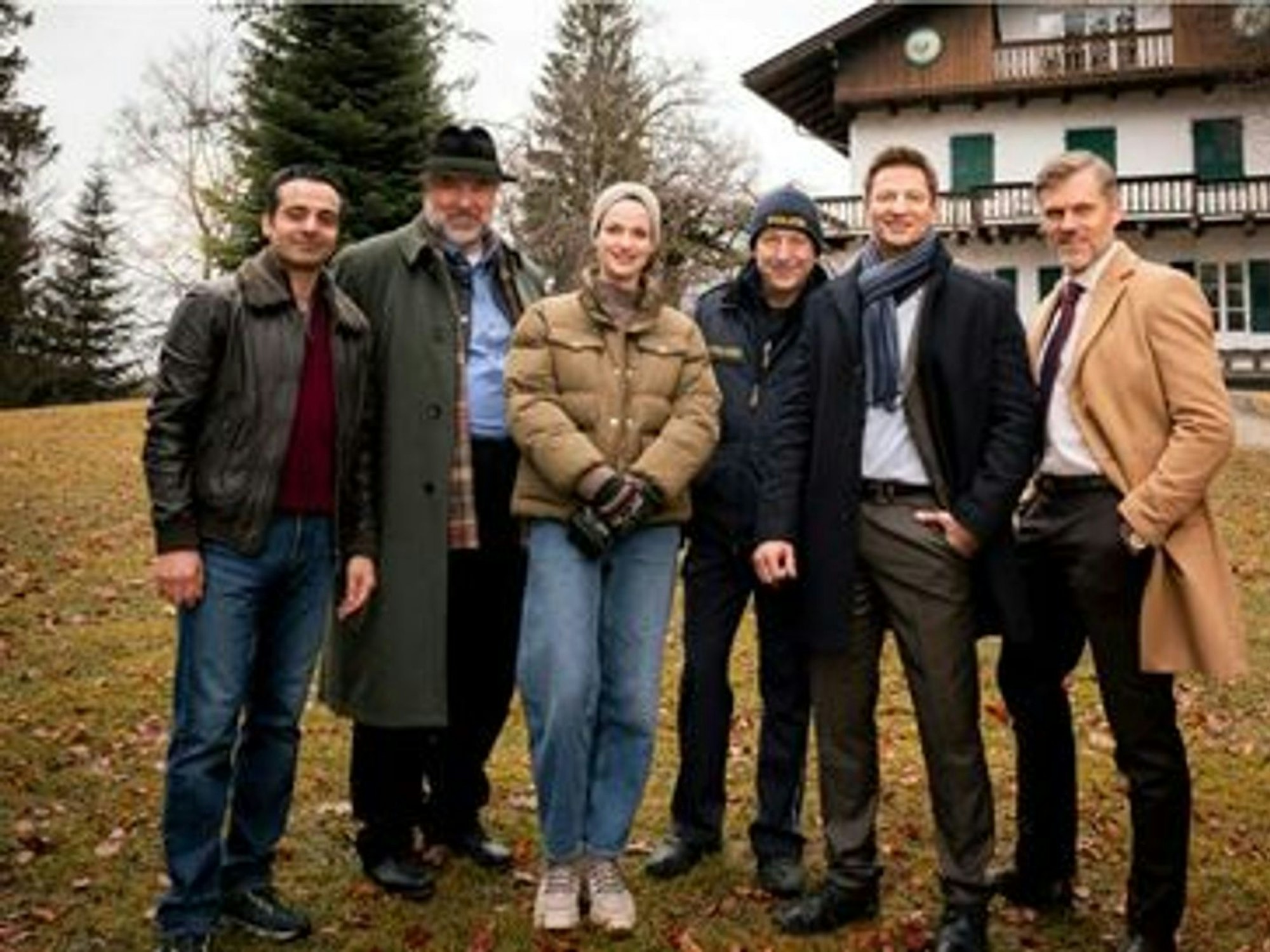 Das Weihnachtsspecial von „Die Rosenheim-Cops“, „Kalt erwischt“, ist abgedreht. (Bild: ZDF / Linda Gschwentner)