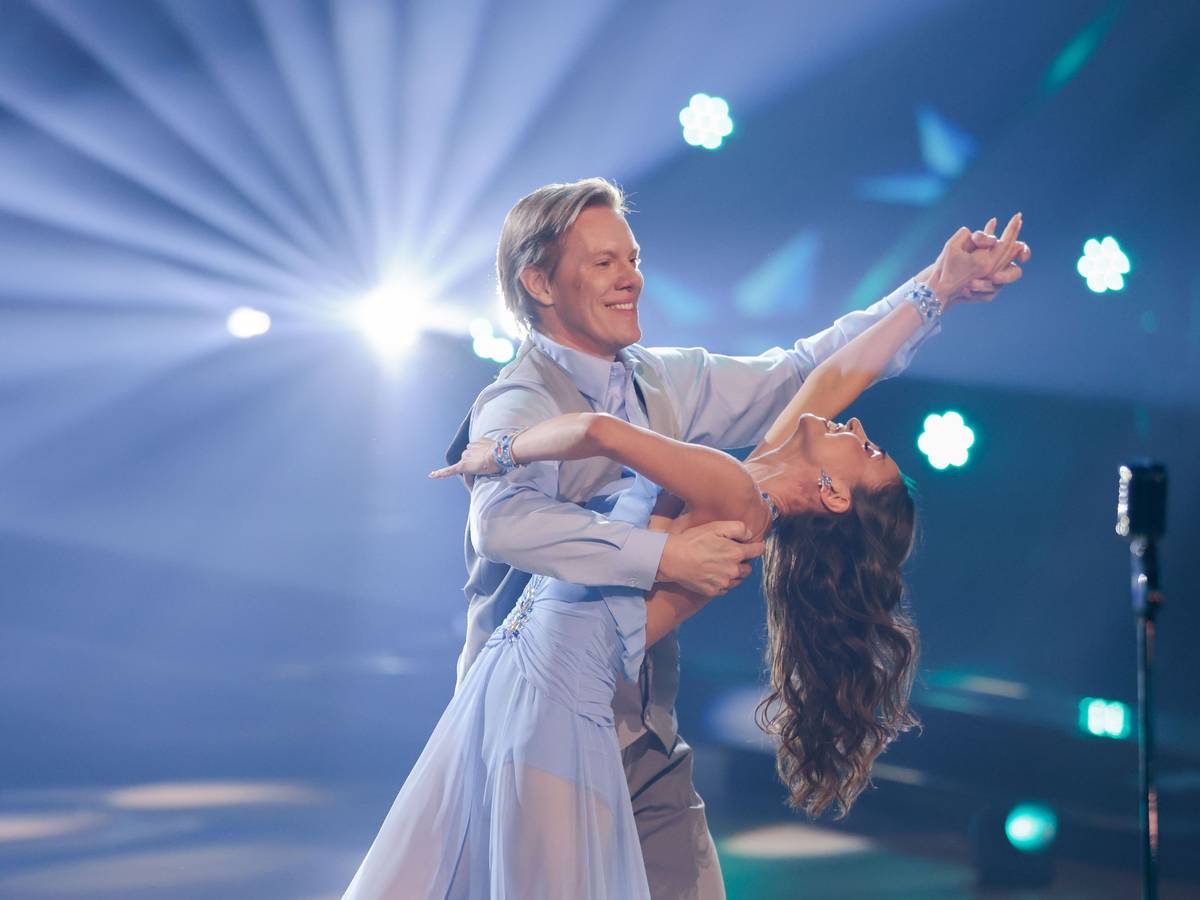 Schauspieler Simon Gosejohann und Profitänzerin Ekaterina Leonova