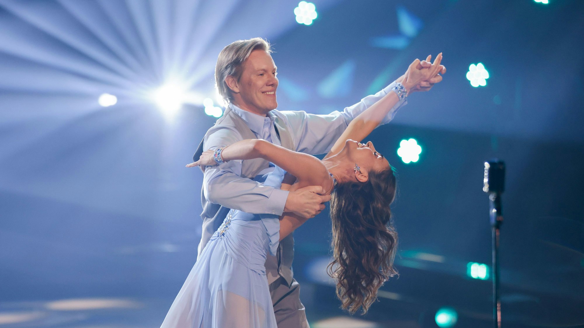 Schauspieler Simon Gosejohann und Profitänzerin Ekaterina Leonova