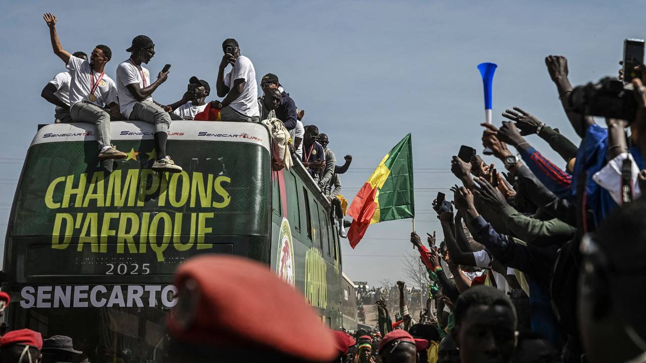 Der Senegal feierte den Sieg beim Afrika-Cup mit einer riesigen Parade.