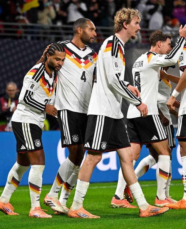 Die DFB-Auswahl jubelt über ein Tor in der WM-Qualifikation.