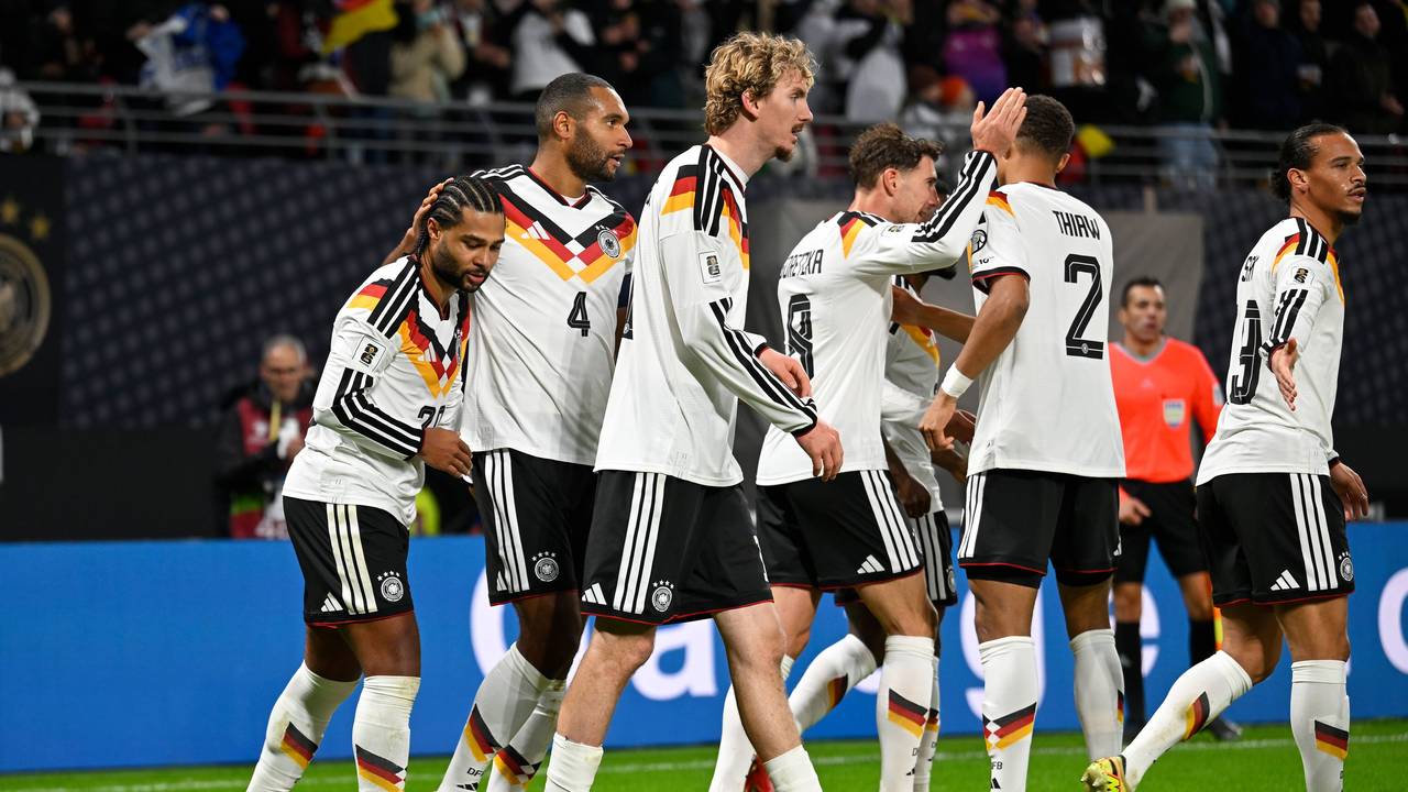 Die DFB-Auswahl jubelt über ein Tor in der WM-Qualifikation.