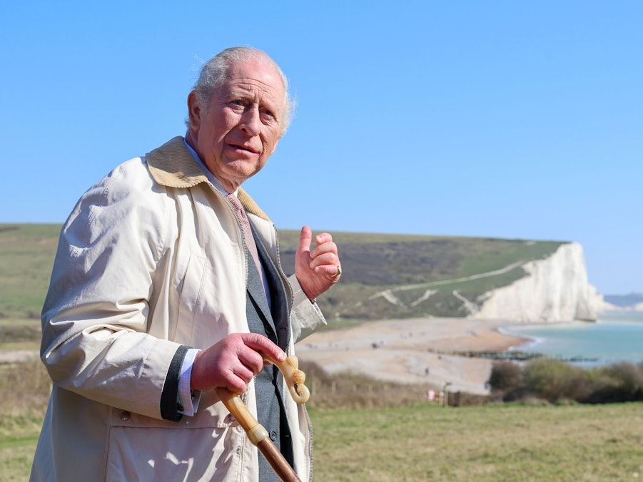 König Charles III. eröffnet Naturschutzgebiet