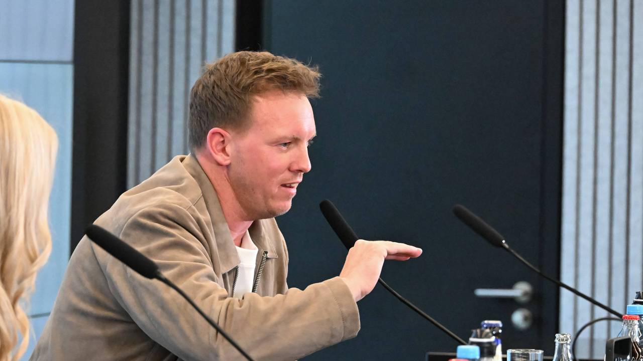 Julian Nagelsmann spricht auf einer Pressekonferenz über seinen DFB-Kader.