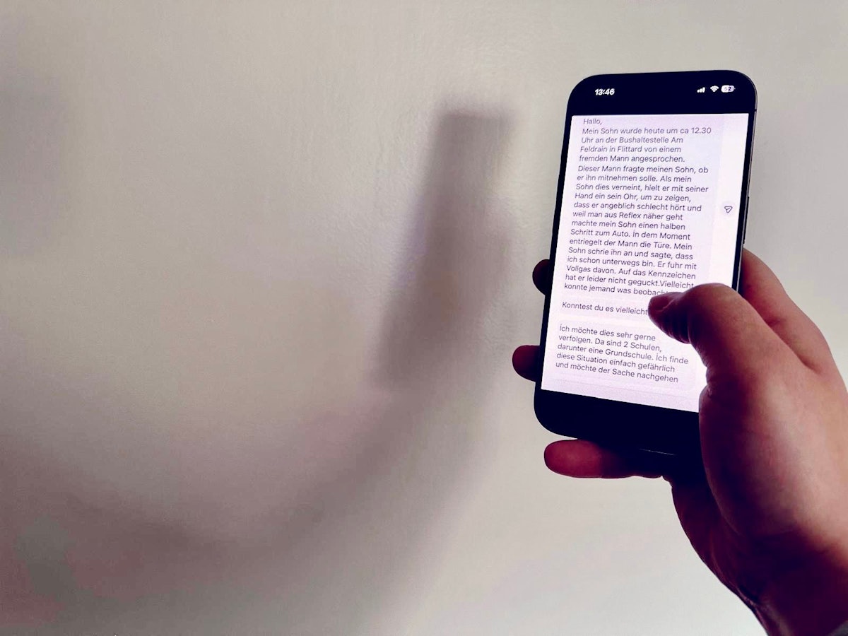 Eine beunruhigende Nachricht aus Flittard macht die Runde: Ein Unbekannter soll ein Kind in Köln-Flittard an einer Bushaltestelle bedrängt haben.