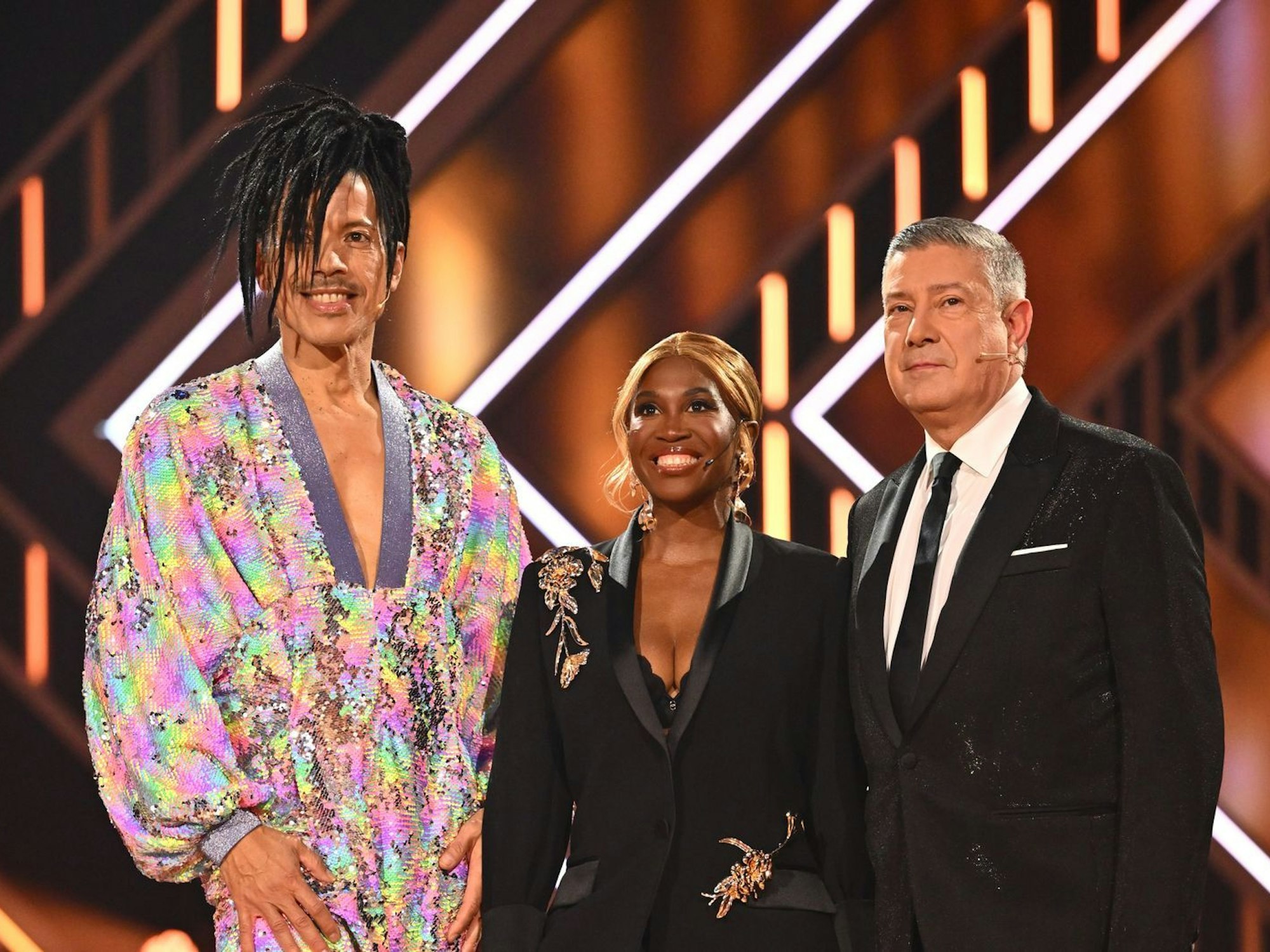 Seit vielen Jahren bilden sie die beliebte Jury von „Let's Dance“: Jorge González, Motsi Mabuse und Joachim Llambi. (Bild: RTL / Willi Weber)
